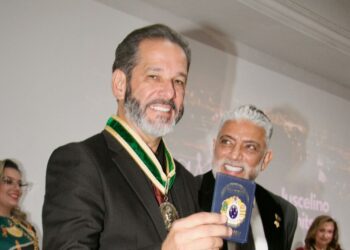 Pedro Mota celebra título de Comendador e posse no Conselho da Academia Brasileira de Honrarias ao Mérito